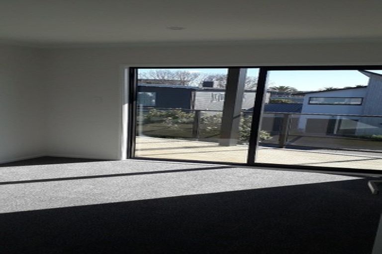 Photo of property in 2 Liquidambar Drive, Hobsonville, Auckland, 0616