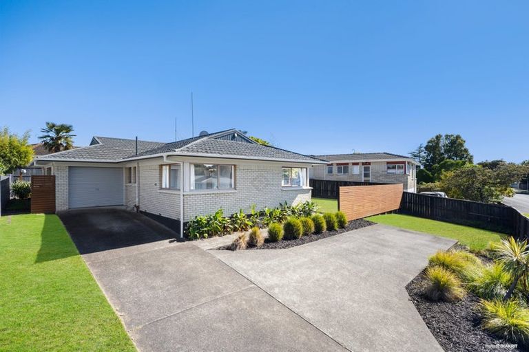 Photo of property in 34 Meadway, Sunnyhills, Auckland, 2010