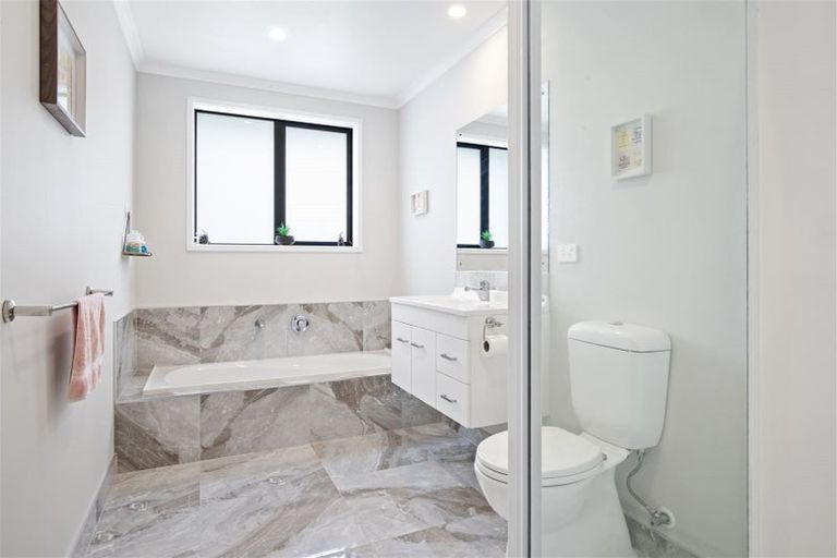 Photo of property in 36 Raithburn Terrace, Pokeno, 2402