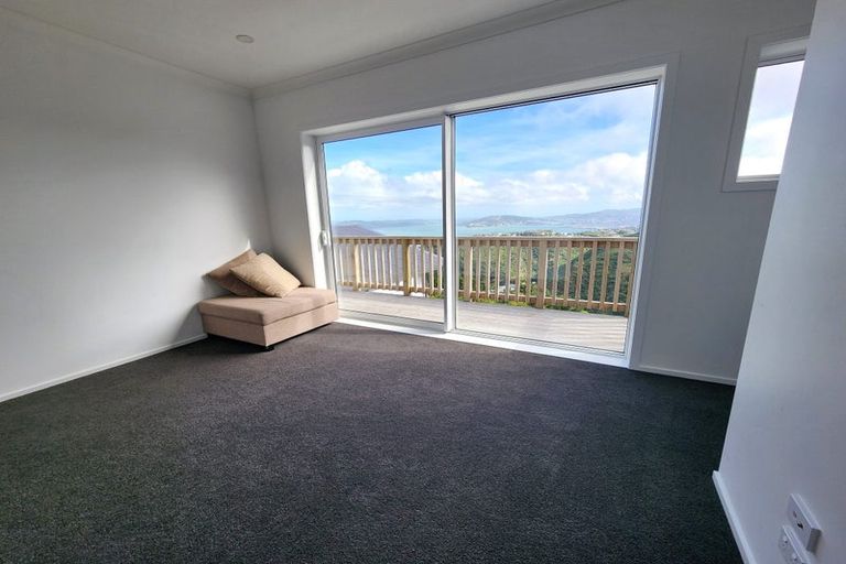 Photo of property in 14 Cessna Way, Newlands, Wellington, 6037