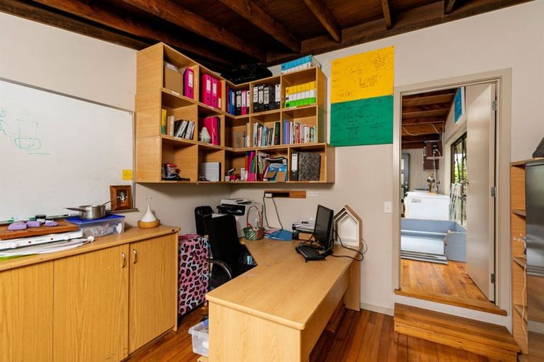 Photo of property in 166 Opanuku Road, Henderson Valley, Auckland, 0612