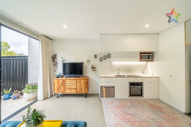 Photo of property in 15 Te Ara O Paetutu, Petone, Lower Hutt, 5012