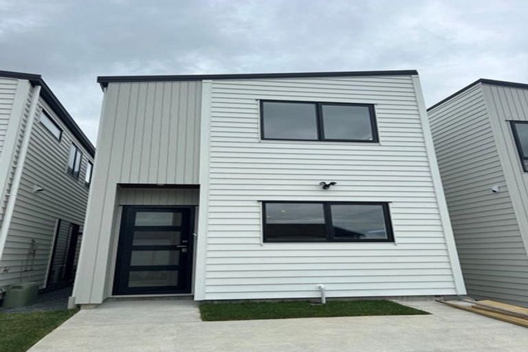 Photo of property in 1b Matakohe Road, Westgate, Auckland, 0814