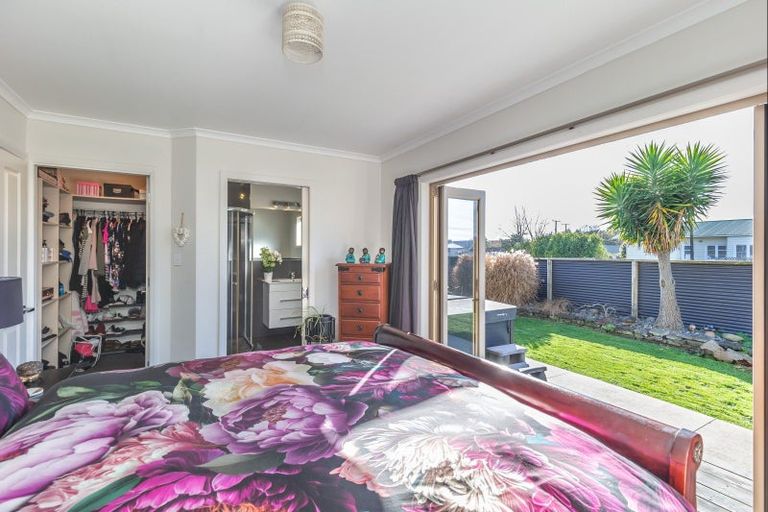 Photo of property in 166 Bartholomew Road, Levin, 5510