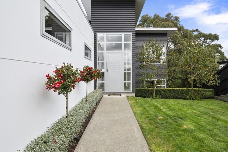 Photo of property in 42 Ruapehu Drive, Fitzherbert, Palmerston North, 4410