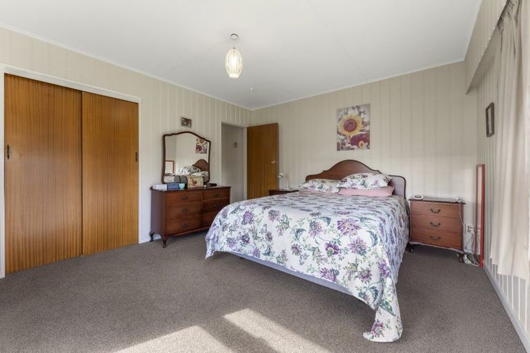 Photo of property in 1 Waltham Court, Cloverlea, Palmerston North, 4412