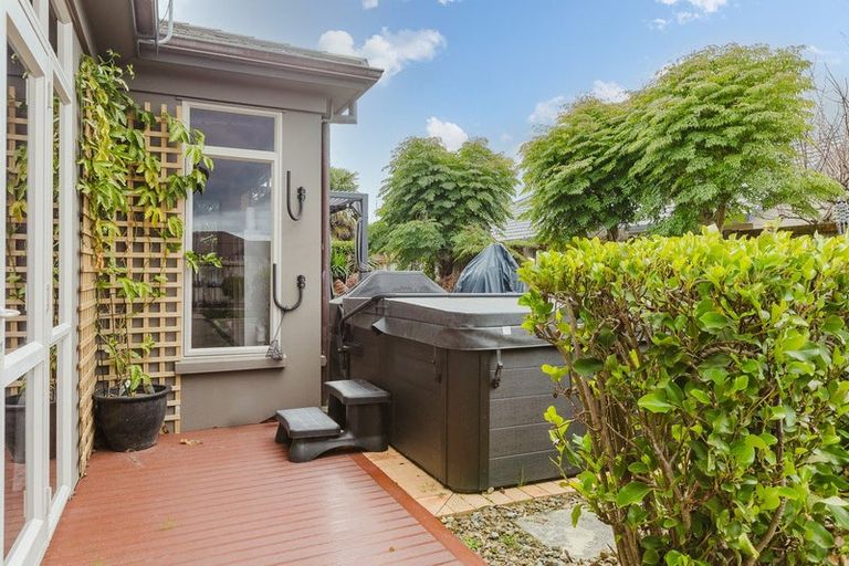 Photo of property in 15 Bouvardia Avenue, Milson, Palmerston North, 4414