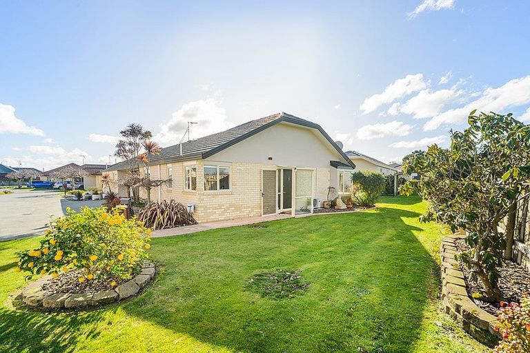 Photo of property in 9 Foxtail Fern, Kelvin Grove, Palmerston North, 4414