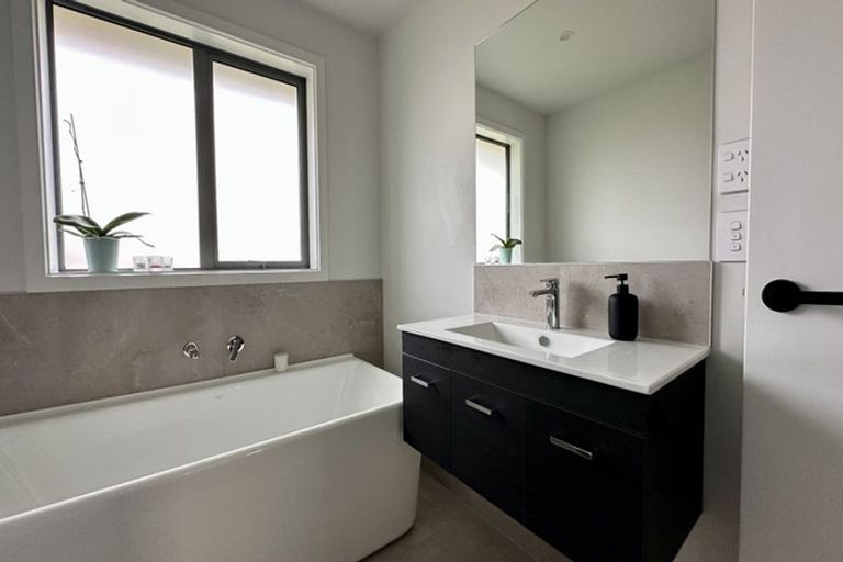 Photo of property in 10 Agathis Crescent, Wigram, Christchurch, 8025