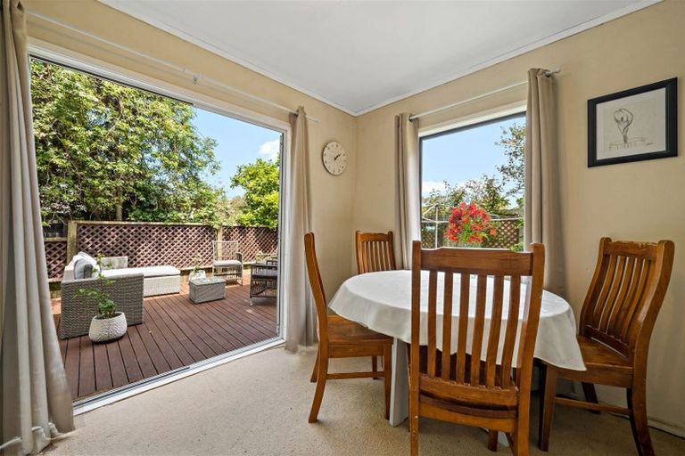 Photo of property in 2/14 Ceramco Place, Torbay, Auckland, 0630