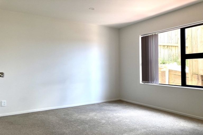 Photo of property in 206c Henderson Valley Road, Henderson, Auckland, 0612