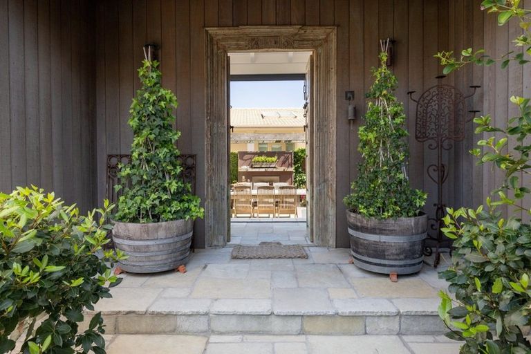 Photo of property in 23 Karewa Parade, Papamoa Beach, Papamoa, 3118