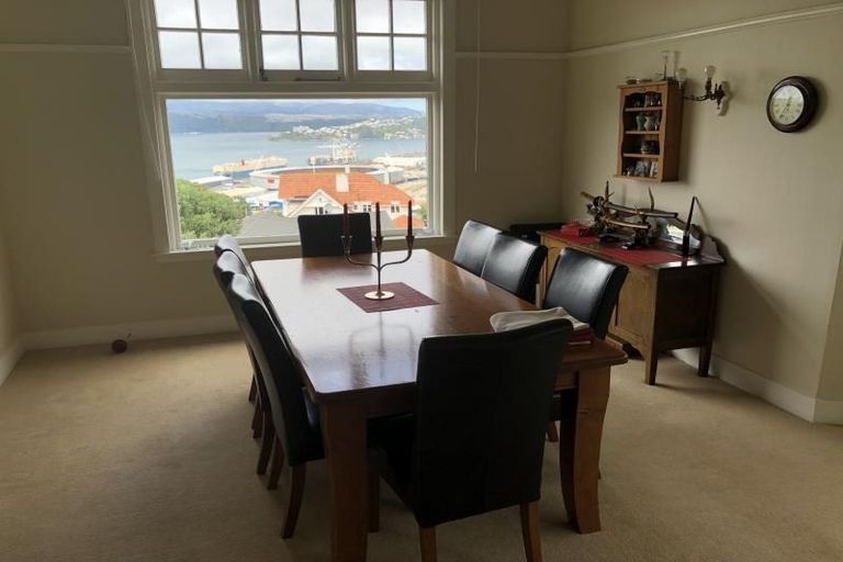 Photo of property in 9 Wadestown Road, Wadestown, Wellington, 6012