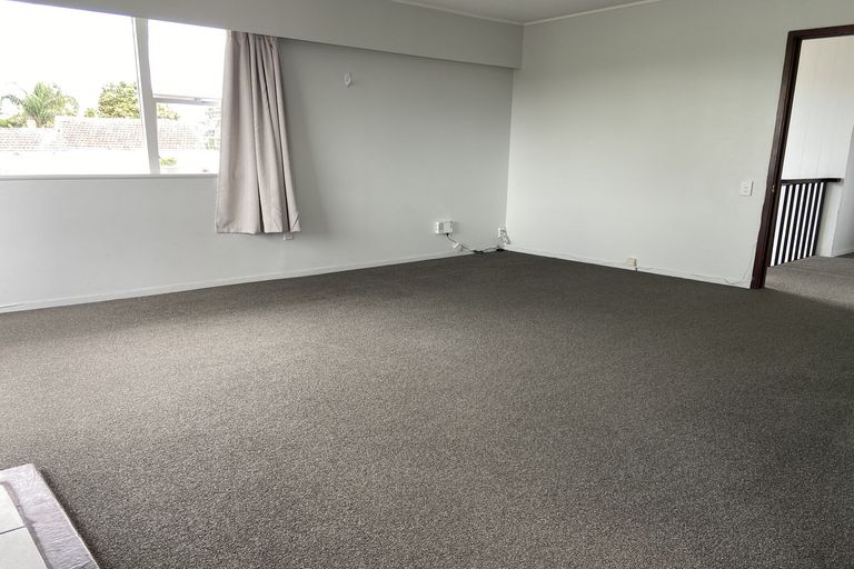 Photo of property in 108 Te Atatu Road, Te Atatu South, Auckland, 0610