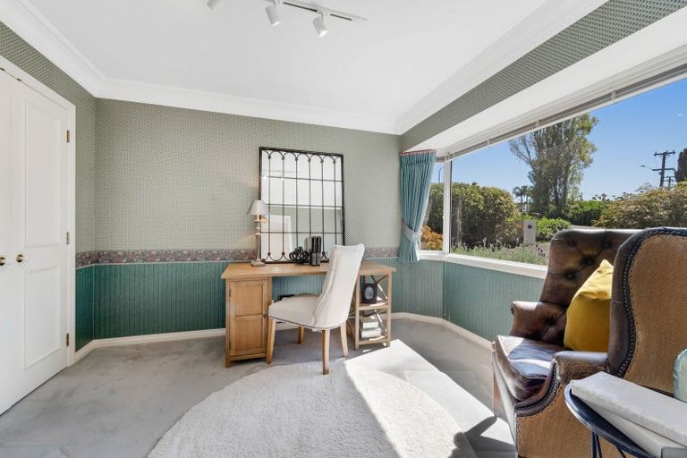 Photo of property in 1 Page Point, Mellons Bay, Auckland, 2014