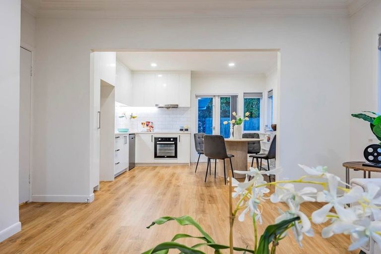 Photo of property in 1/14 Taharoto Road, Takapuna, Auckland, 0622