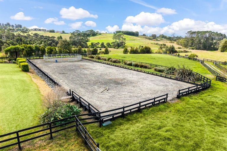 Photo of property in 145 Hanham Road, Kumeu, 0891