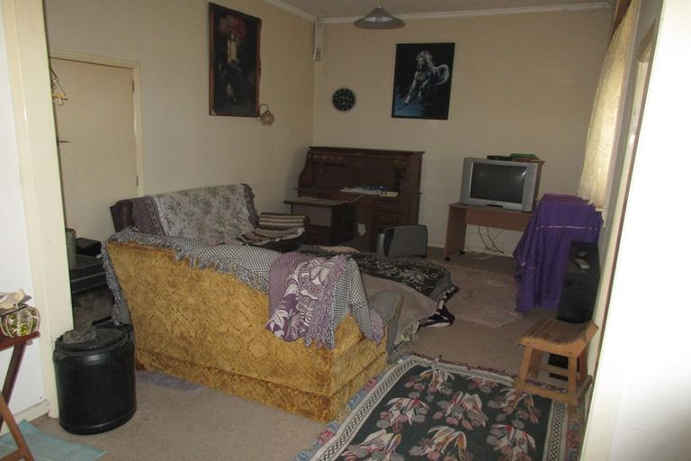 Photo of property in 143 Mako Mako Road, Levin, 5510