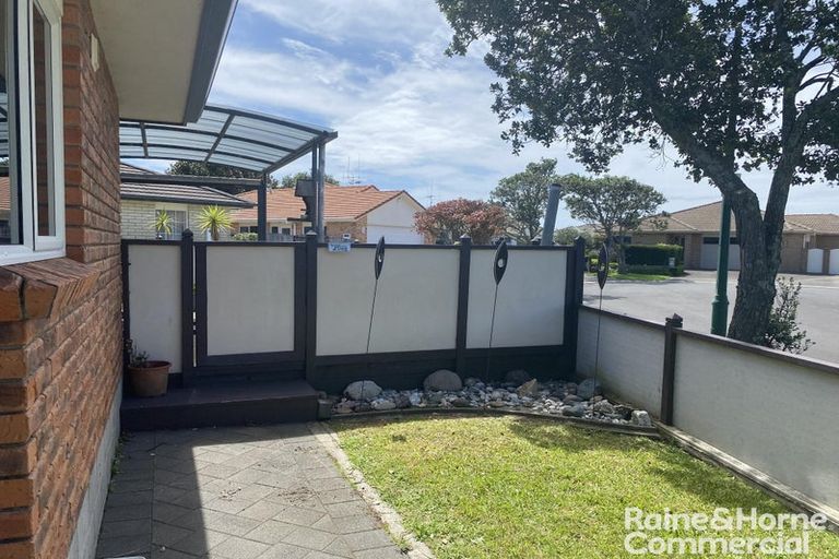 Photo of property in 72 Denny Hulme Drive, Mount Maunganui, 3116