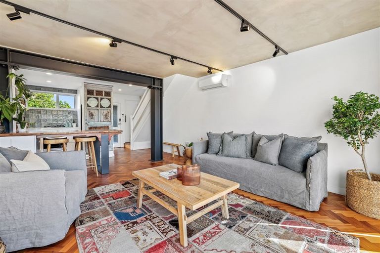 Photo of property in 2/138 Esplanade, Sumner, Christchurch, 8081