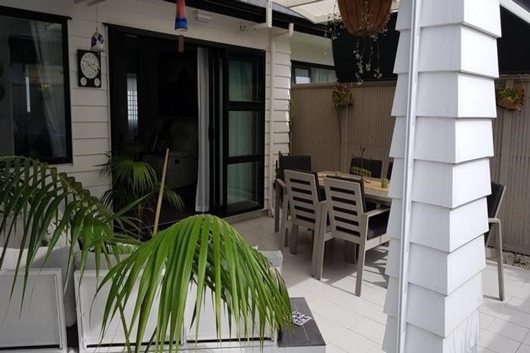 Photo of property in 8 Stace Hopper Drive, One Tree Point, 0118