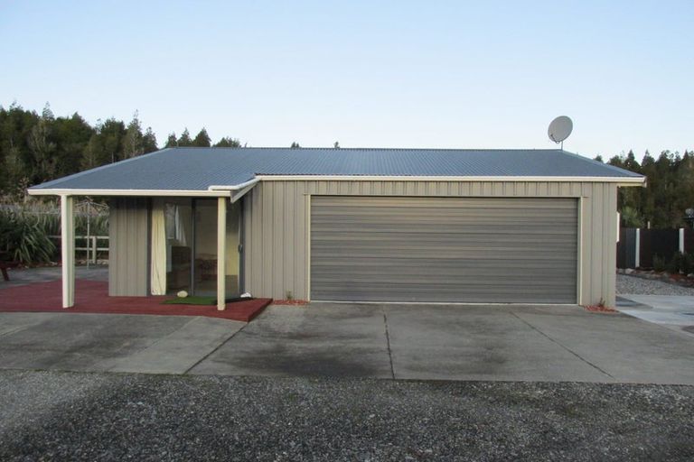 Photo of property in 5 Kahikatea Place, Kumara Junction, Kumara, 7875