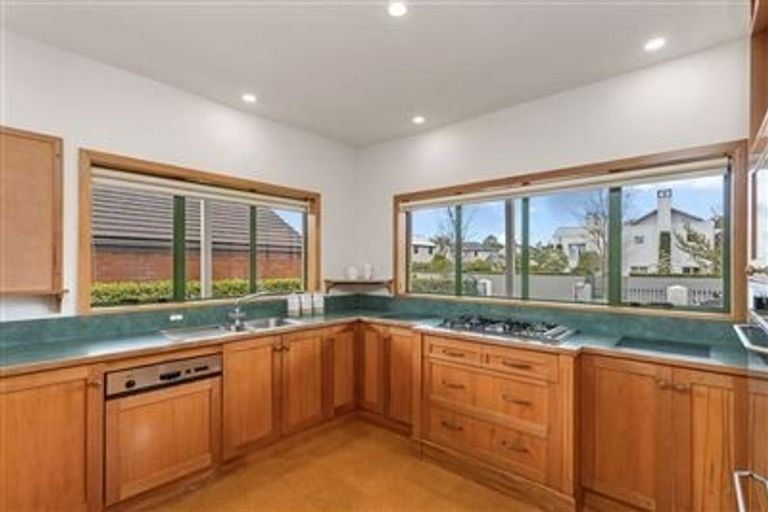 Photo of property in 31 Thornycroft Street, Fendalton, Christchurch, 8052