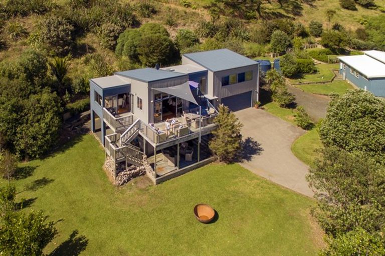 Photo of property in 10 Logans Lane, Kuaotunu, Whitianga, 3592