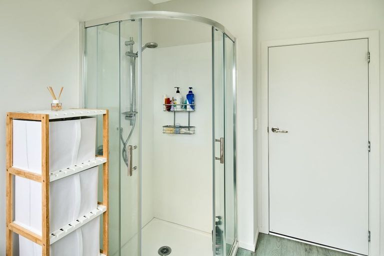 Photo of property in 109a Gloaming Hill, Titahi Bay, Porirua, 5022