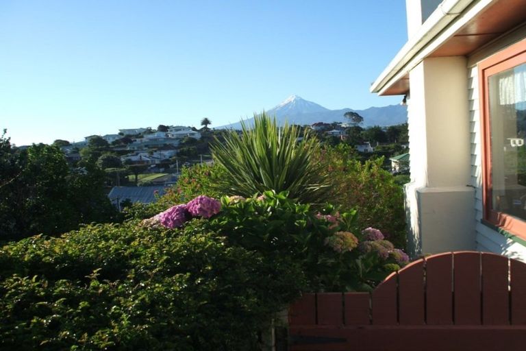 Photo of property in 6 Parris Street, Moturoa, New Plymouth, 4310