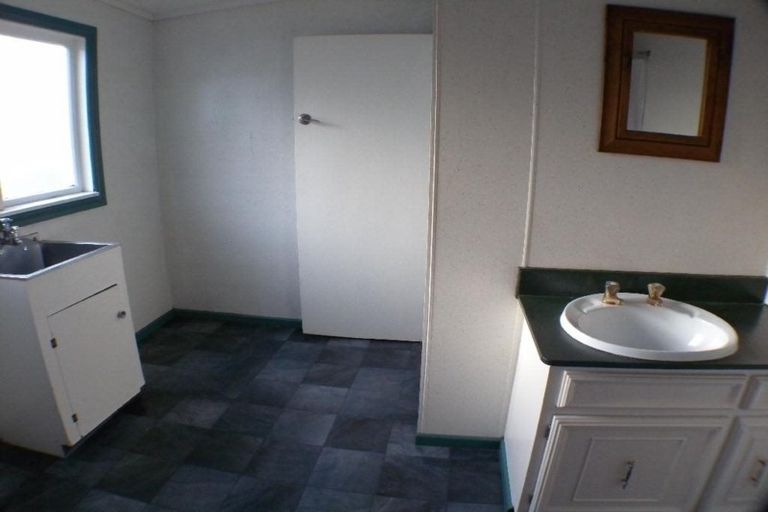 Photo of property in 37 Cutten Street, South Dunedin, Dunedin, 9012