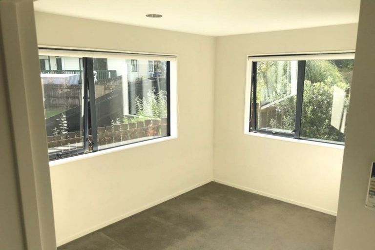 Photo of property in 39a Triangle Road, Massey, Auckland, 0614