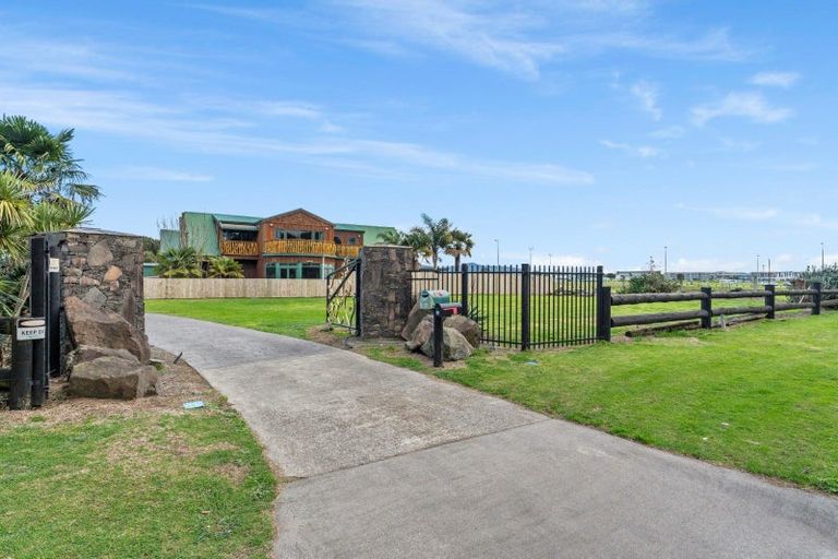 Photo of property in 65 Alice Lane, Papamoa Beach, Papamoa, 3118