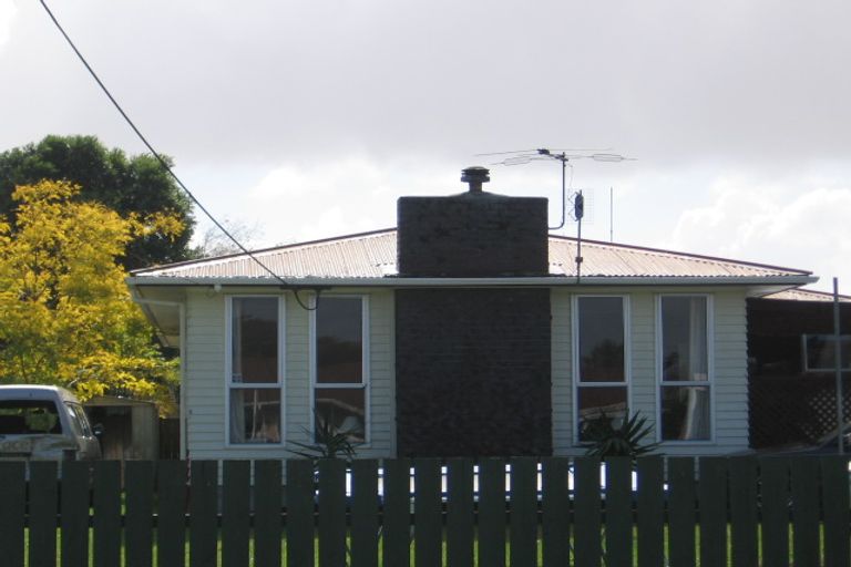 Photo of property in 3 Norval Road, Henderson, Auckland, 0610