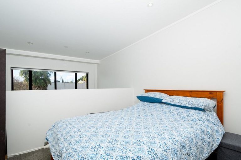 Photo of property in 25b/30 Westward Ho, Glen Eden, Auckland, 0602
