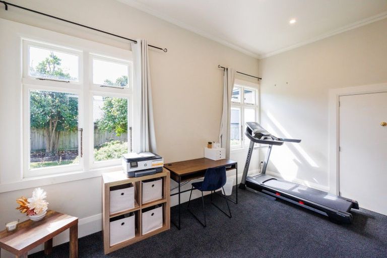 Photo of property in 239 Victoria Avenue, Hokowhitu, Palmerston North, 4410