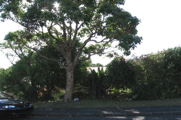 Photo of property in 7 Lantana Road, Green Bay, Auckland, 0604