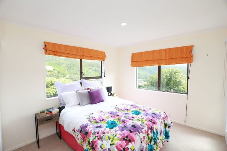 Photo of property in 56 Woodhouse Avenue, Karori, Wellington, 6012