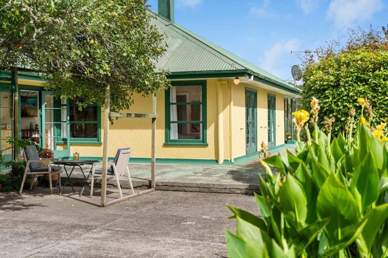 Photo of property in 332 Kuku East Road, Kuku, Levin, 5570