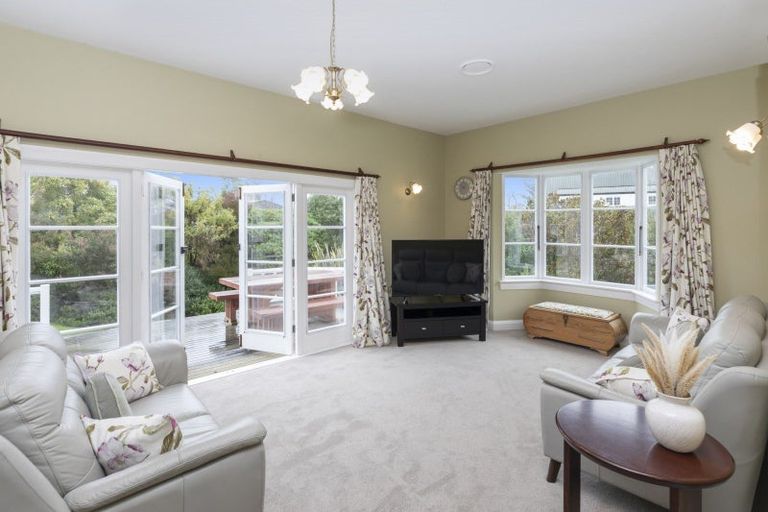 Photo of property in 14 Worsleys Road, Cracroft, Christchurch, 8025