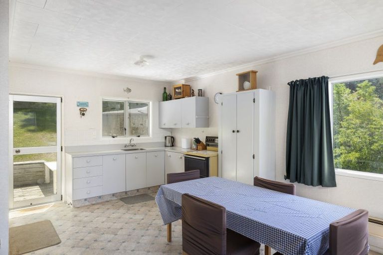 Photo of property in 9 Mangatoetoe Grove, Cape Palliser, Pirinoa, 5772