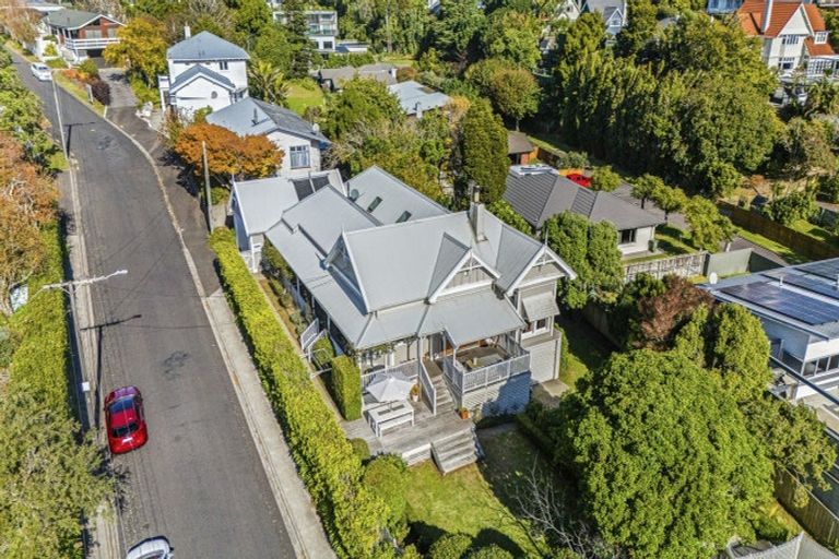 Photo of property in 62 Gilbert Street, New Plymouth, 4310