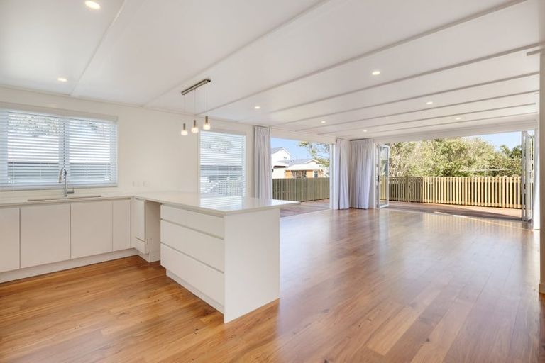 Photo of property in 320b Oceanbeach Road, Mount Maunganui, 3116