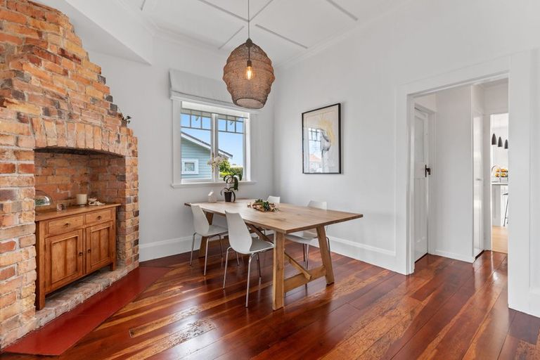 Photo of property in 56 Norwood Road, Bayswater, Auckland, 0622