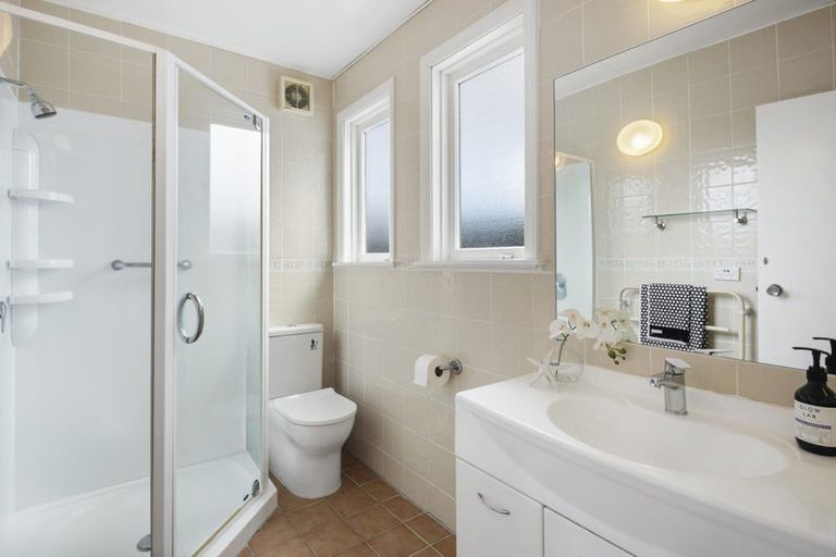 Photo of property in 190 Karori Road, Karori, Wellington, 6012