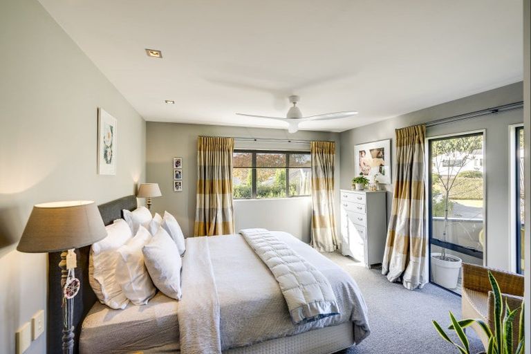 Photo of property in 11 Woodford Heights, Havelock North, 4130