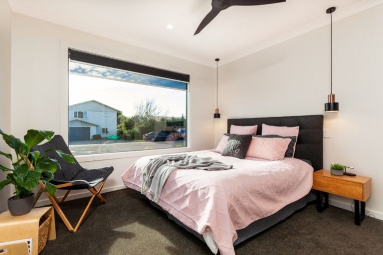 Photo of property in 7 Massey Street, Westown, New Plymouth, 4310