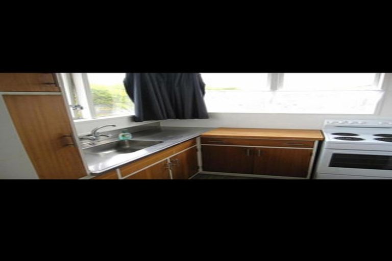 Photo of property in 11 Laburnum Grove, Maungaraki, Lower Hutt, 5010