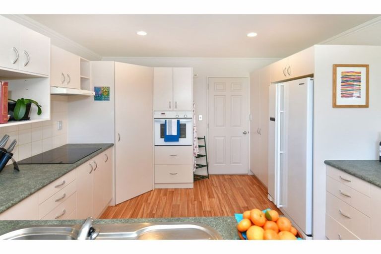 Photo of property in 4 Astor Place, Orewa, 0931