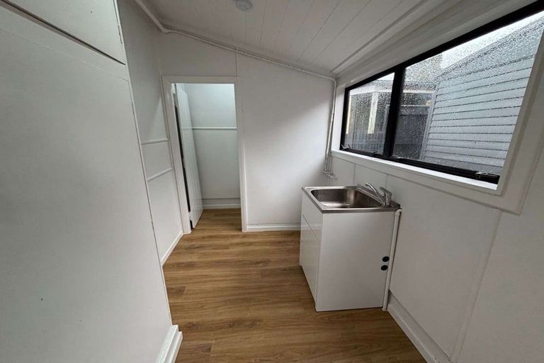 Photo of property in 222 Bridge Street, Eltham, 4322